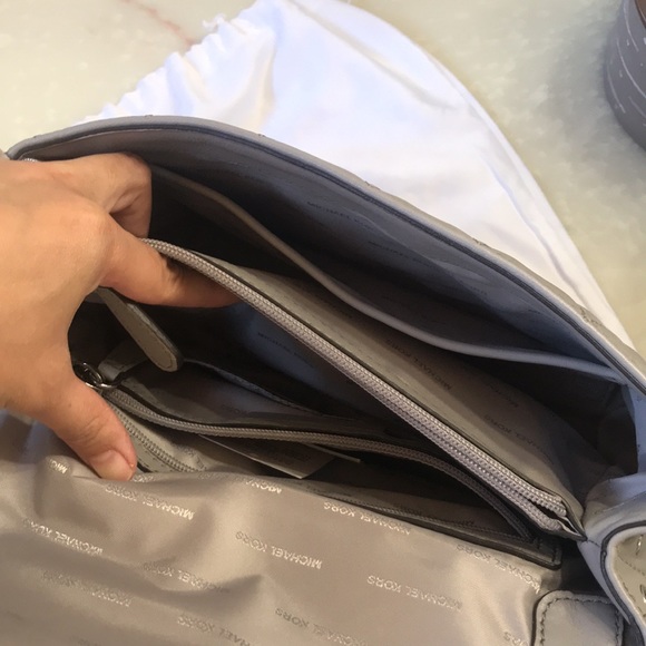 ‼️SALE Like NEW Michael Kors crossbody/shoulder chain bag - Picture 7 of 15